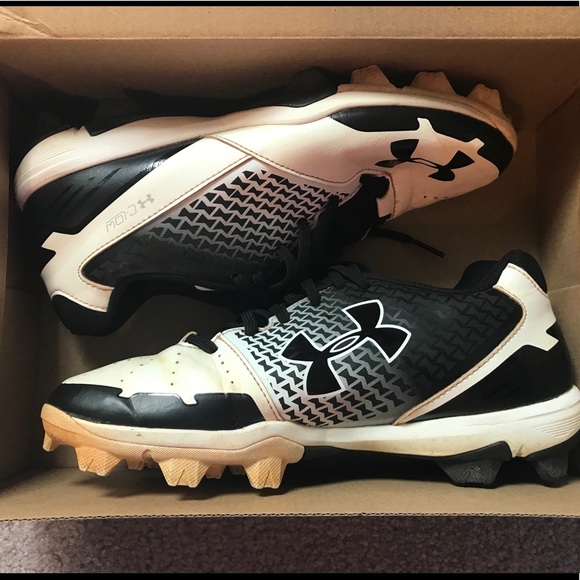 Under Armour Shoes - Under Armour women’s cleats